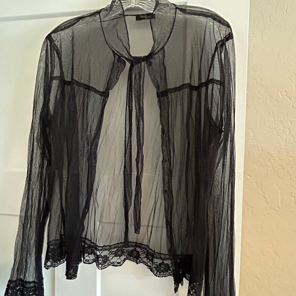 TWENTY ONE, BUTTON UP, AND OR JACKET OVERLAY SIZE M-LG